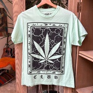 Popular Poison Weed Smokers Marijuana Leaf Club T-Shirt